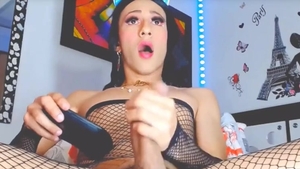 Seductive Tranny Loves Jerking Off Her Huge Cock