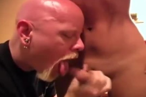 Bear Stud Has Relax With Brunette Tranny